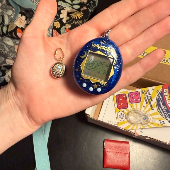 Kimberly Doyle Mama Gemagotchi - Moonstone & Pink Sapphire - Picture 4 of 9